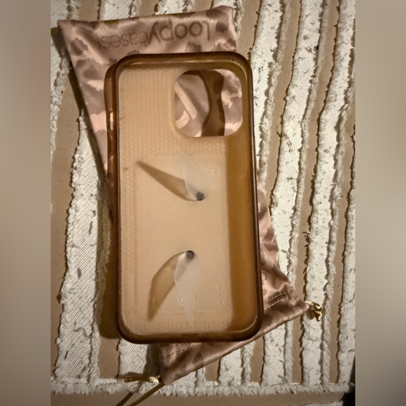 Loopy case gold Leopard iPhone 13 Pro (6.1” screen) with storage bag - Picture 2 of 2